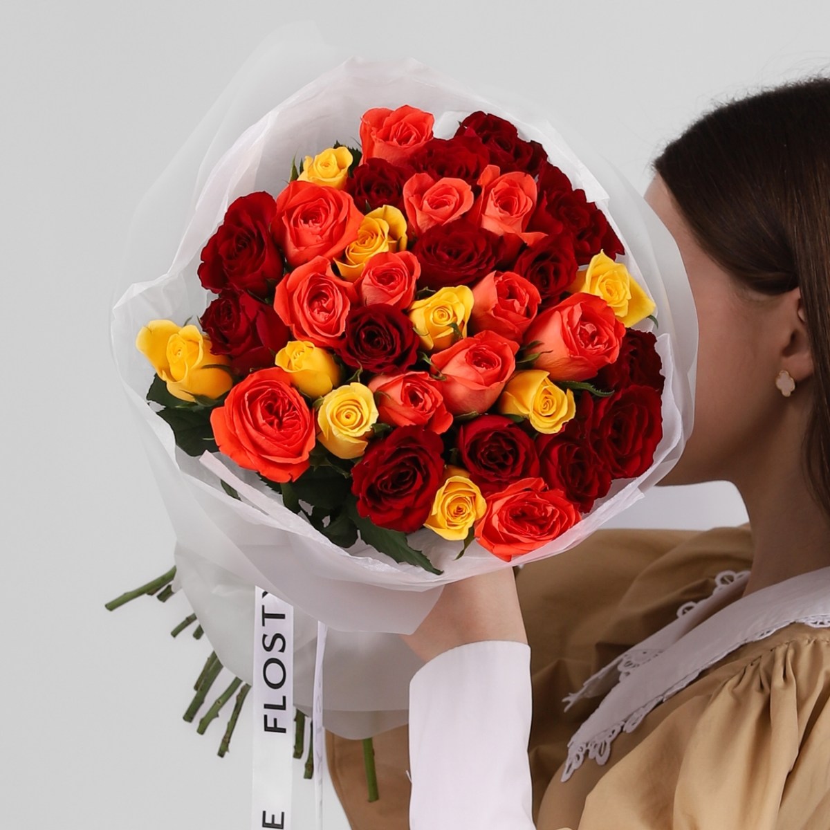Букет из 25 ярких роз